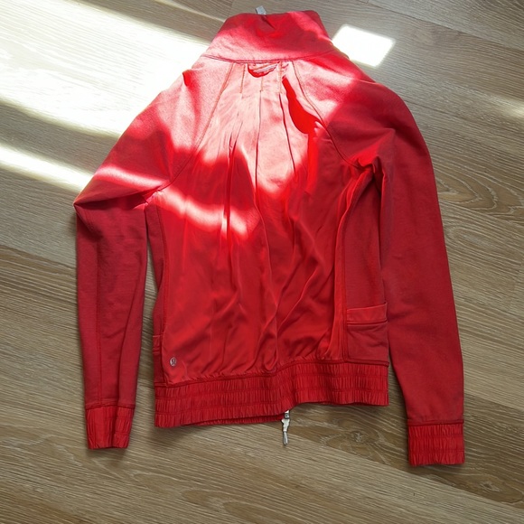 Lululemon jacket - Picture 3 of 4